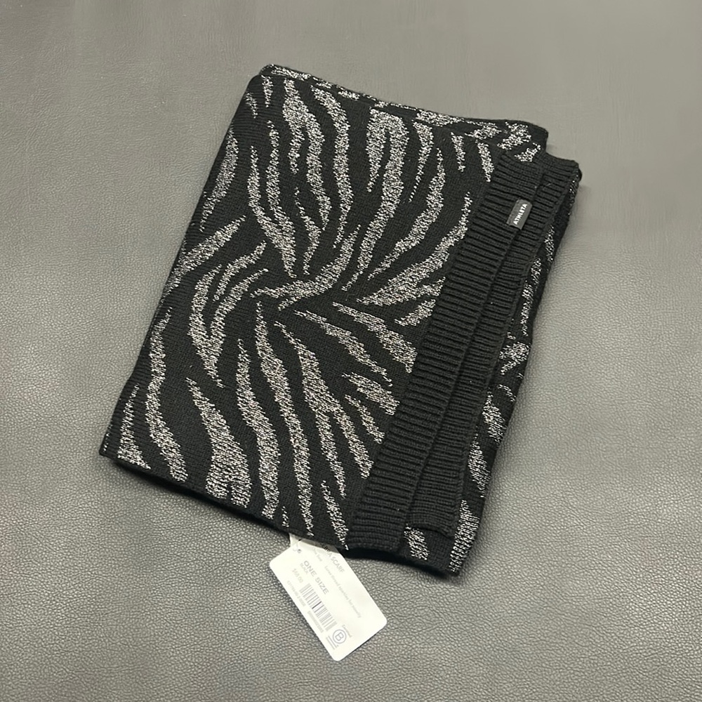 NWT Athleta Sparkle Zebra Sweater Scarf